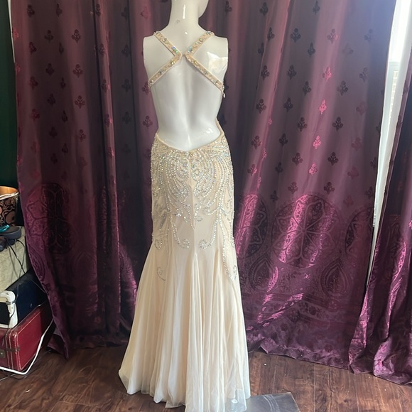 Camille La Vie Cream Beaded Rhinestone Mermaid Gown Open Back Size 6 - Picture 8 of 13